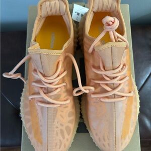 Yeezy Boost 350 Men's Peach Sneakers